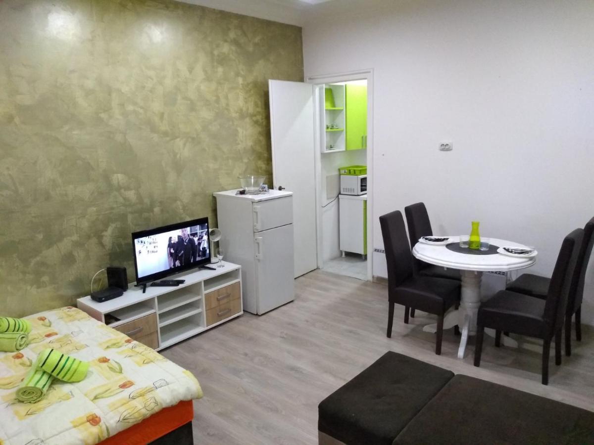 Lucky Apartment เบลเกรด ภายนอก รูปภาพ